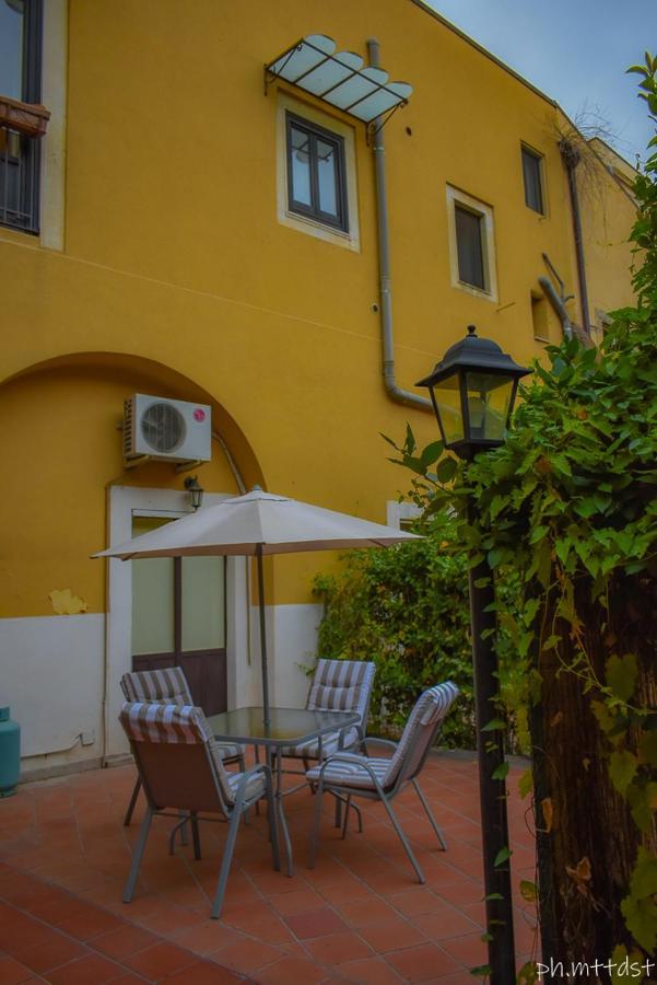 Palazzo Mannino Apartments คาตาเนีย ภายนอก รูปภาพ